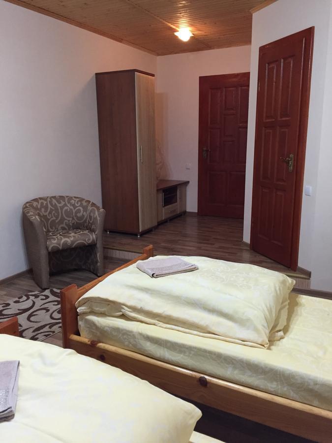 Franc Hotel Yasinya Ngoại thất bức ảnh
