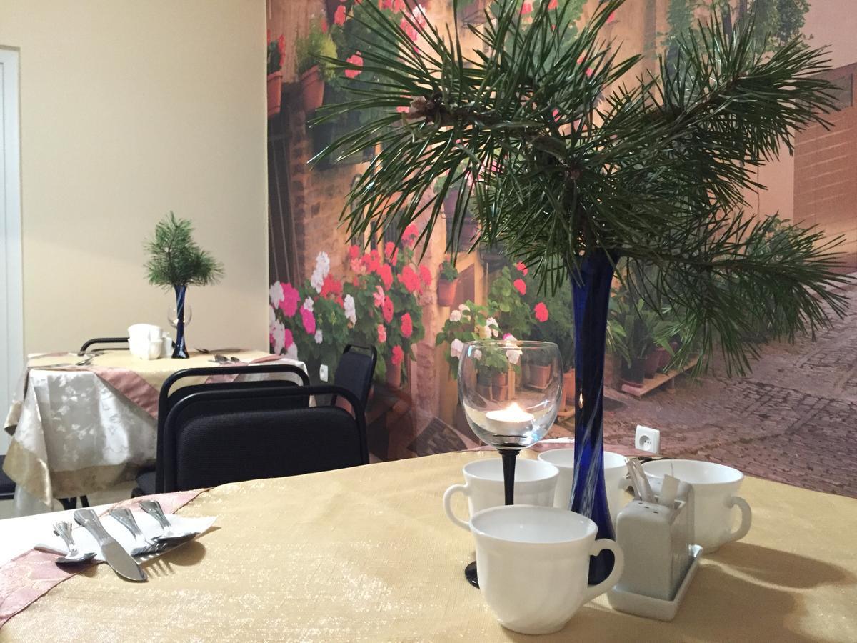 Franc Hotel Yasinya Ngoại thất bức ảnh