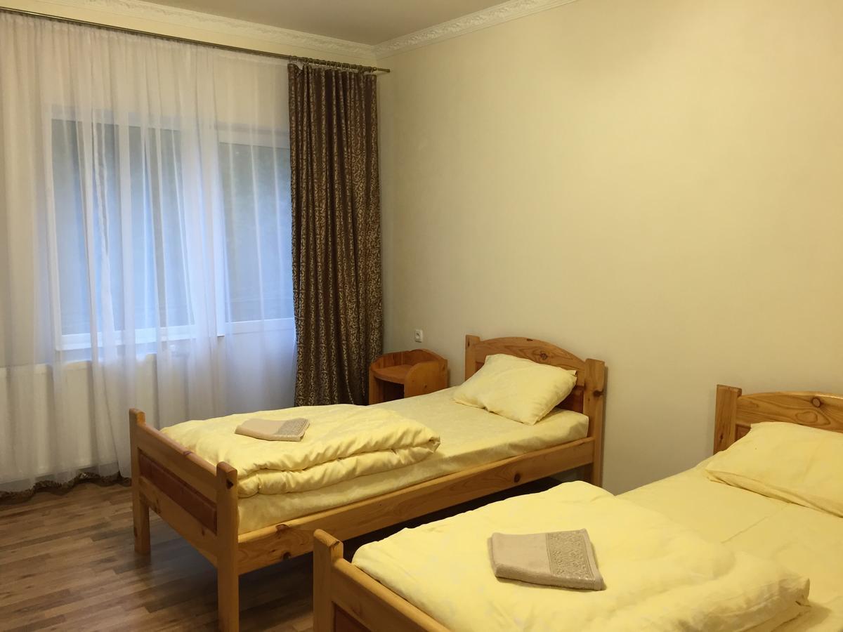 Franc Hotel Yasinya Ngoại thất bức ảnh