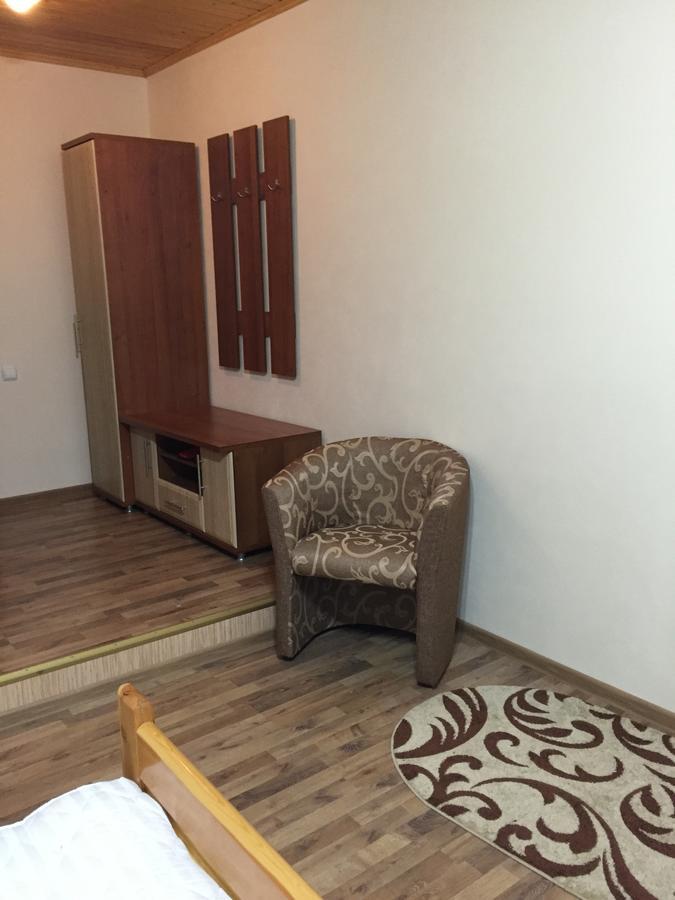 Franc Hotel Yasinya Ngoại thất bức ảnh