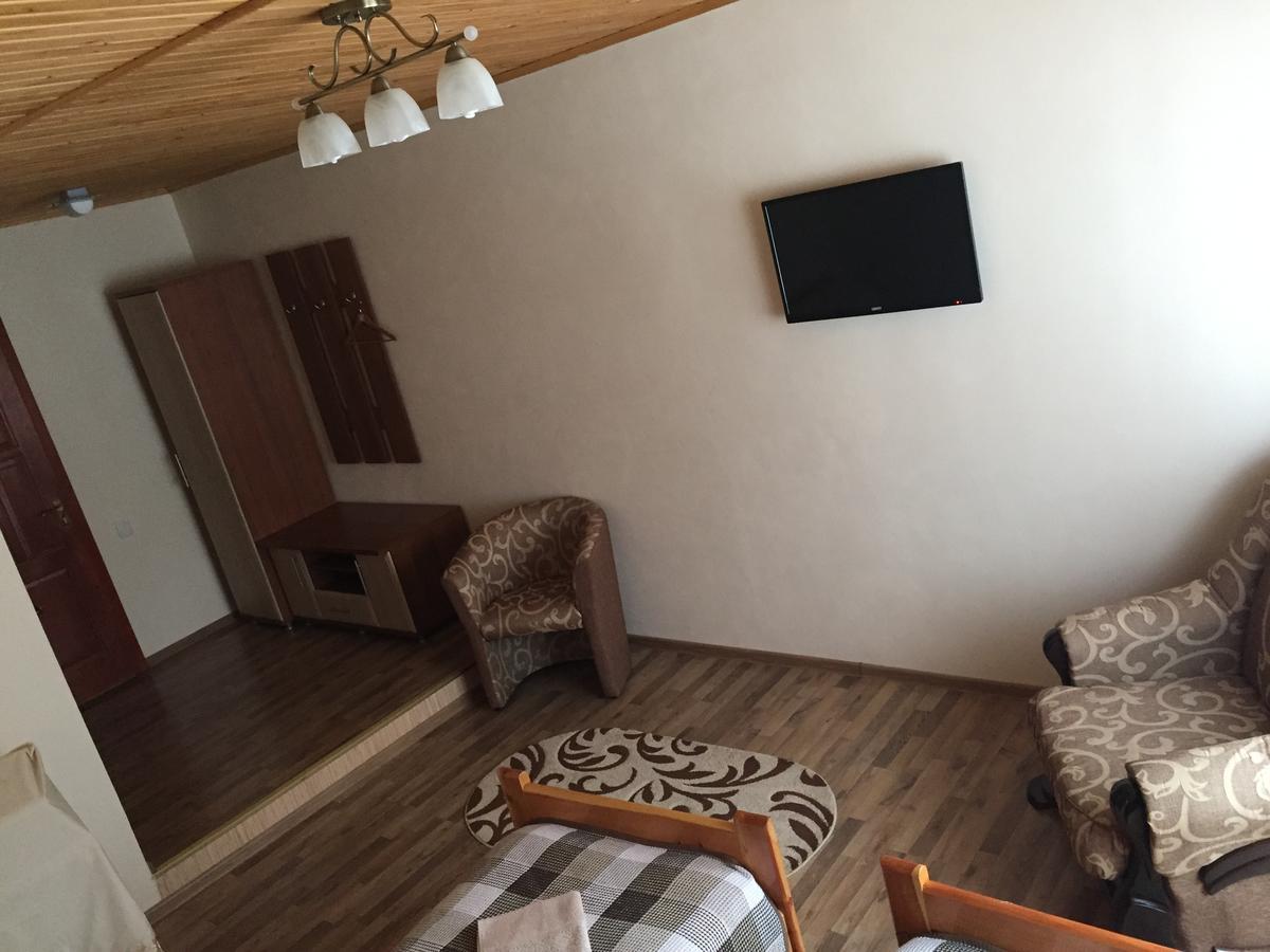 Franc Hotel Yasinya Ngoại thất bức ảnh